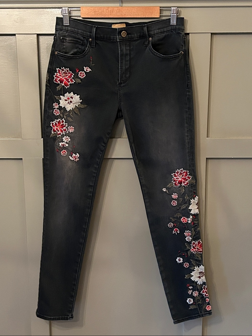 Driftwood Jackie Jeans Floral Embroidered Washed Black Size 28